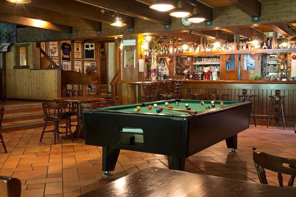 Hotel California Champoluc Eksteriør billede