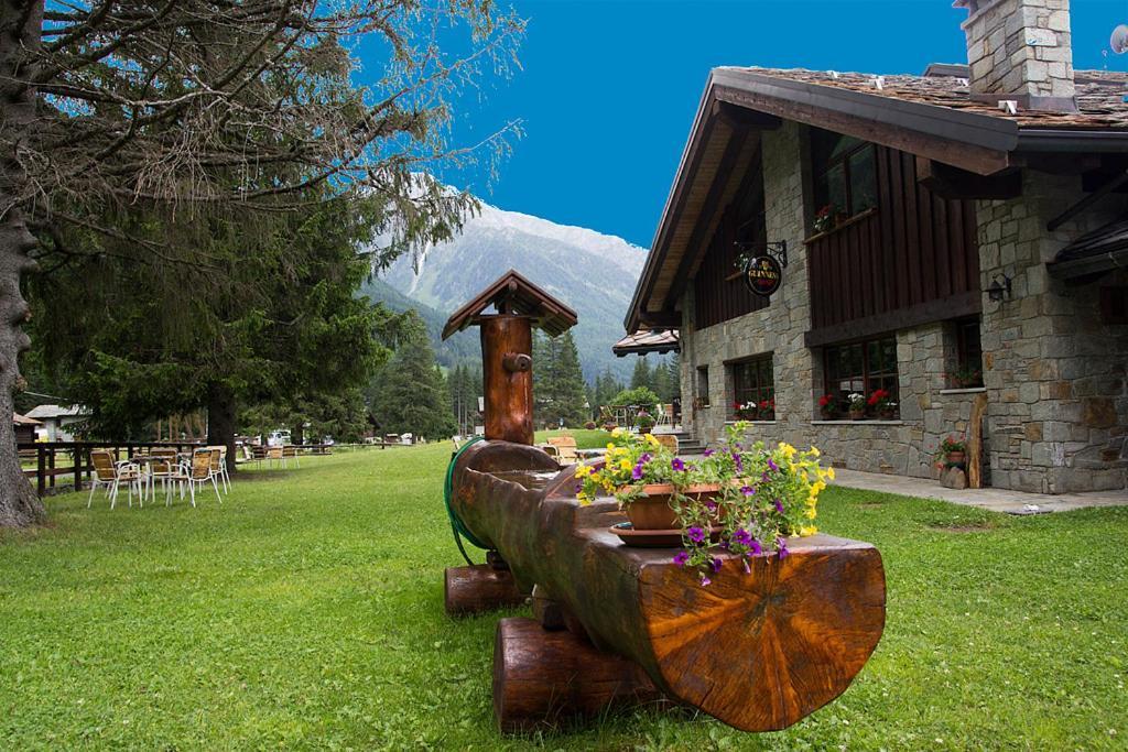 Hotel California Champoluc Eksteriør billede