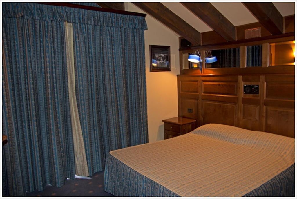 Hotel California Champoluc Eksteriør billede